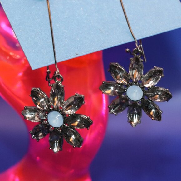 Simply Vera Vera Wang Leverback Drop Earrings W/ Floral Design - Picture 2 of 4